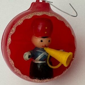 Vintage Jewelbrite Plastic Diorama Soldier Ornament 60’s -70’s Kitch